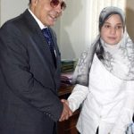 وزير التربية والتعليم العالي خالد قباني يستقبل إقبال الأسعد بعد نجاحها بالبكالوريا بعمر 12 سنة